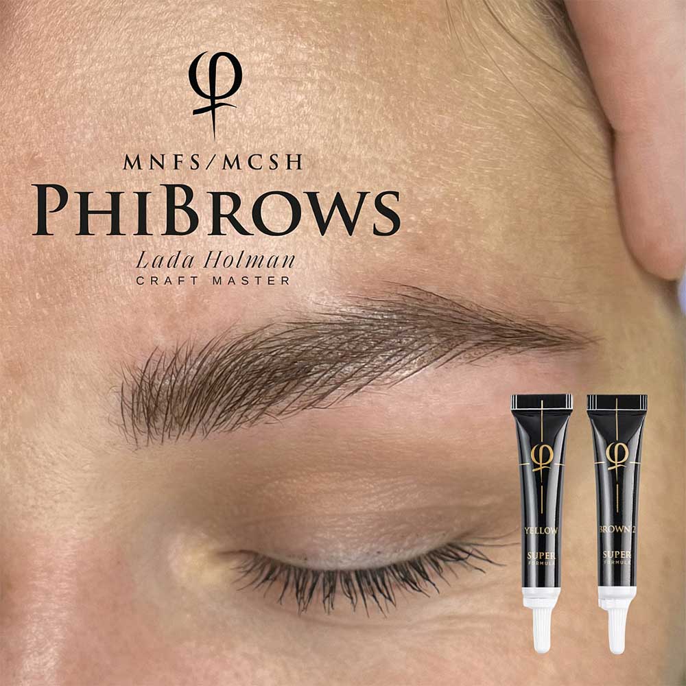 Primer plano de resultados de microblading de cejas de mezclar Yellow y Brown 2 por Lada Holman Primer plano de resultados de microblading de cejas de mezclar Yellow y Brown 2 por Lada Holman